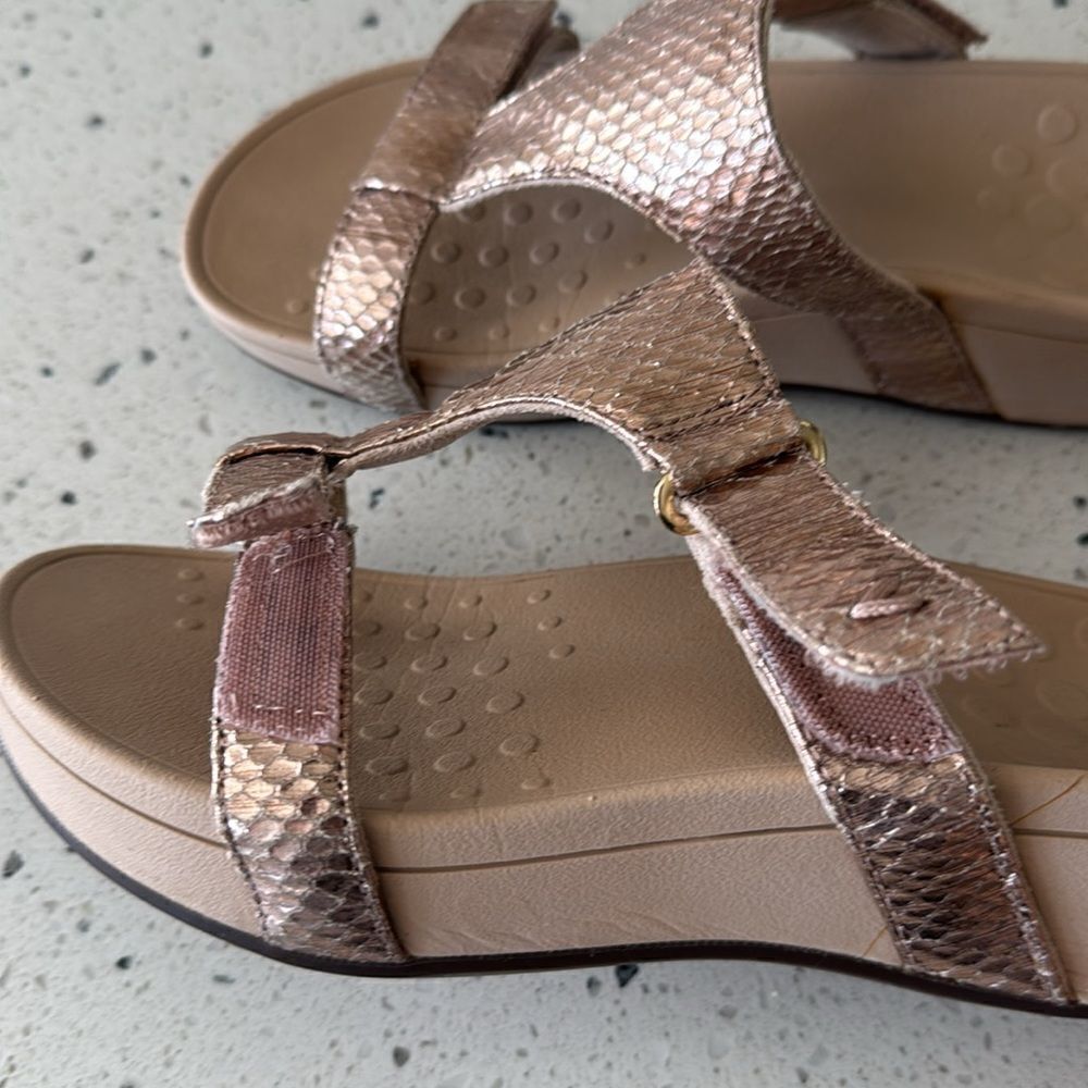 Vionic Ellie Rose Metallic Sandals Slides Snake Print Comfortable Wedges Size 5 - Picture 4 of 12